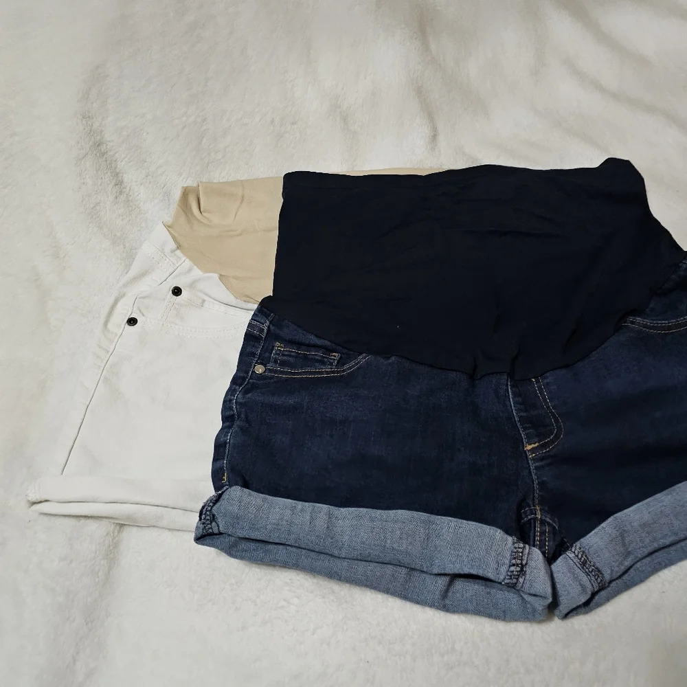 White and blue maternity boyfriend short bundle size medium